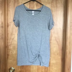 Grey knot tee shirt
